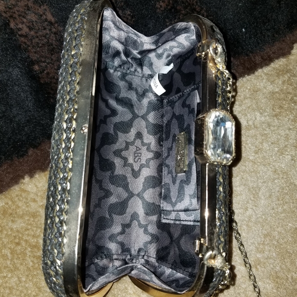 Black and gold crossbody  purse with diamond lock - Picture 3 of 3